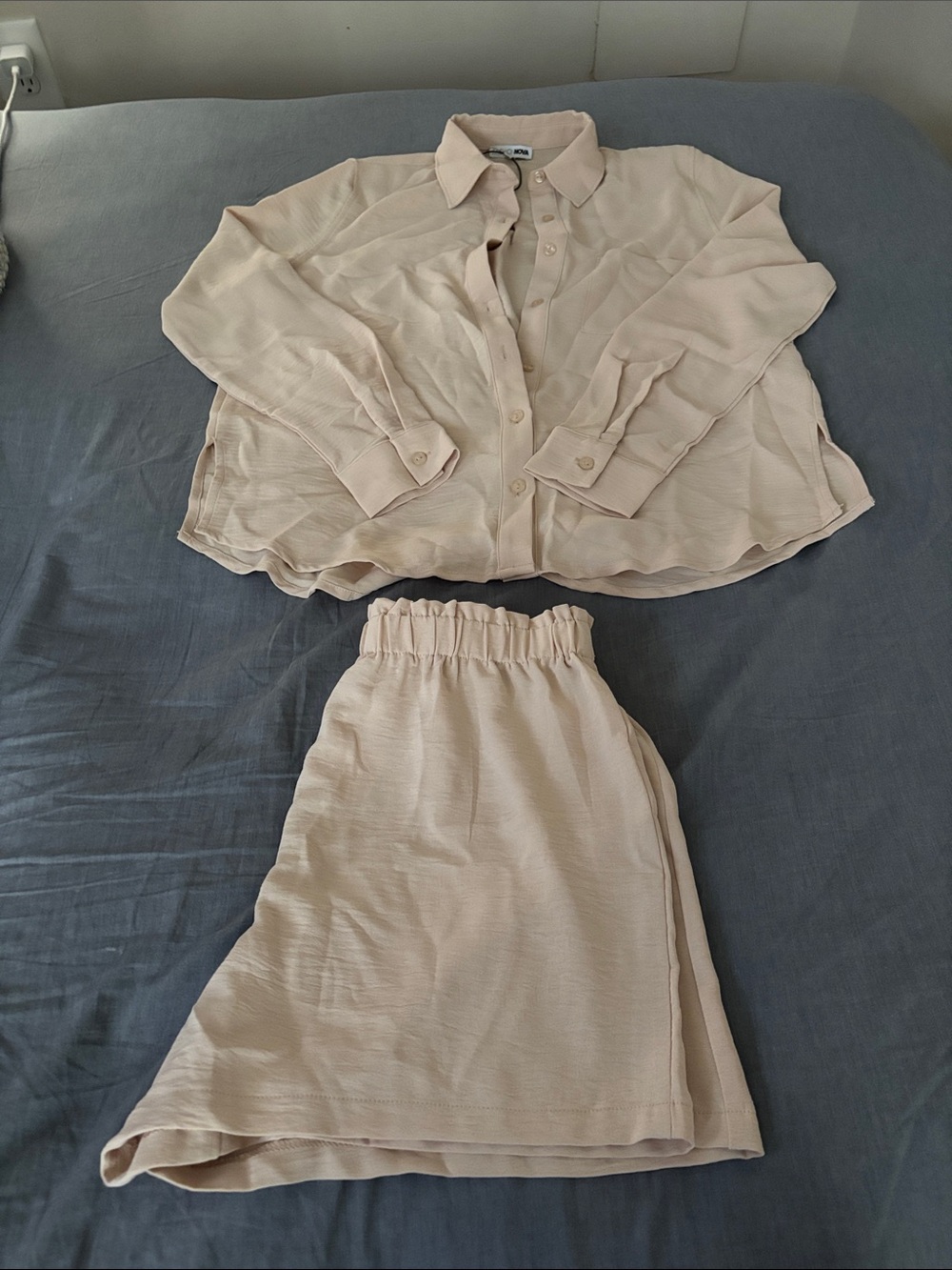 Neutral Beige Women's Elastic-Waist short w shirt